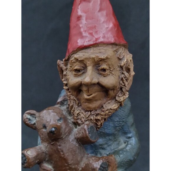 Vintage Tom Clark 1984 sitting gnome holding 'teddy' figurine - Picture 10 of 16